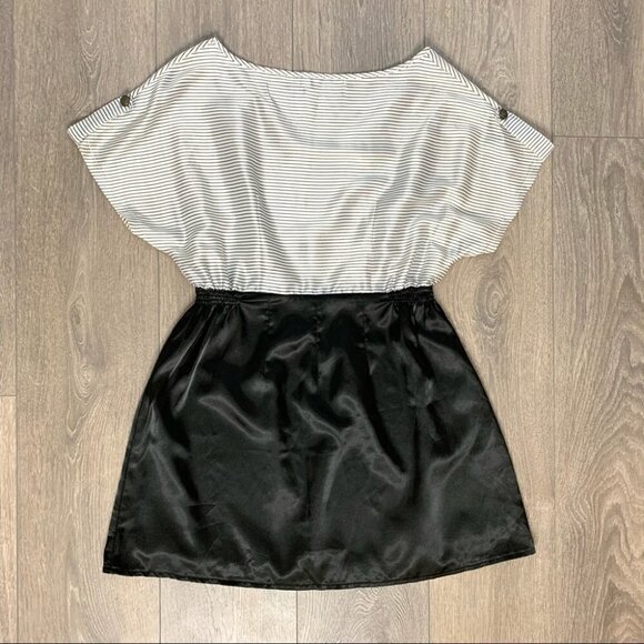 Revolve Mink Pink Women's Satin Mini Dress Stripes Short Sleeve Black White S - Picture 16 of 16